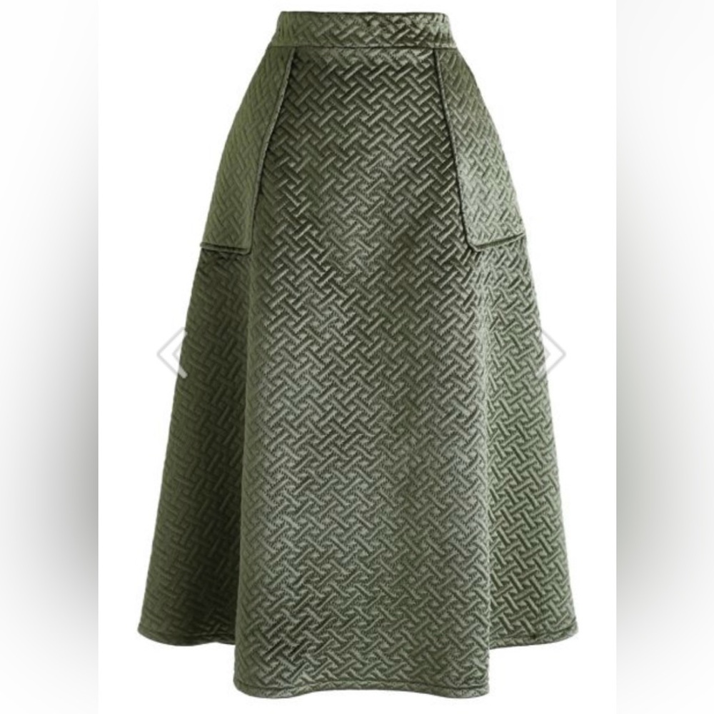 NWT Quilted Chicwish velvet skirt with pockets